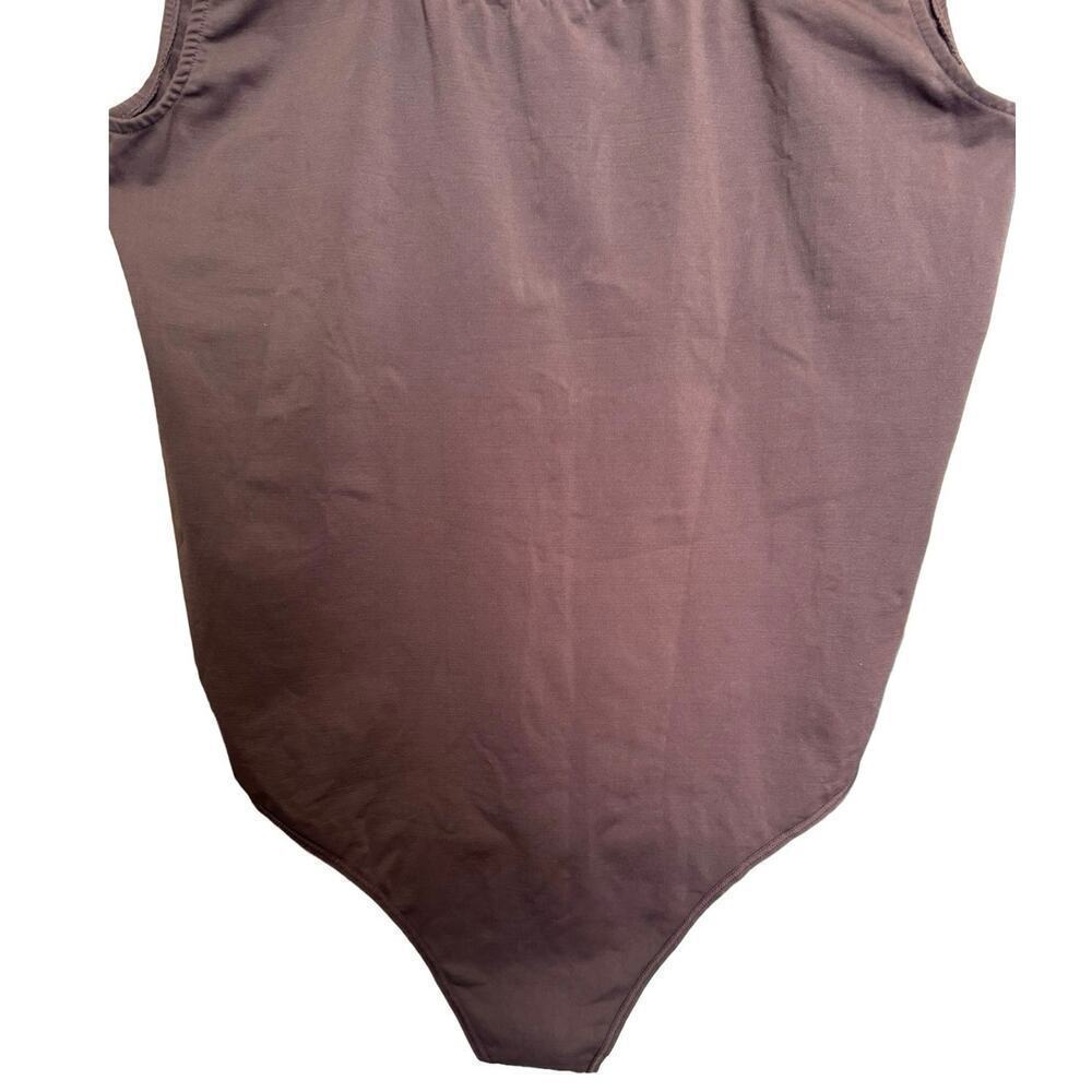 Skims Seamless Thong Bodysuit Soft Smoothing Scoop Neck Open Back Brown Size 4X - Picture 5 of 9